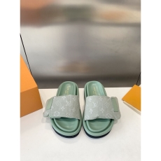 Louis Vuitton Slippers